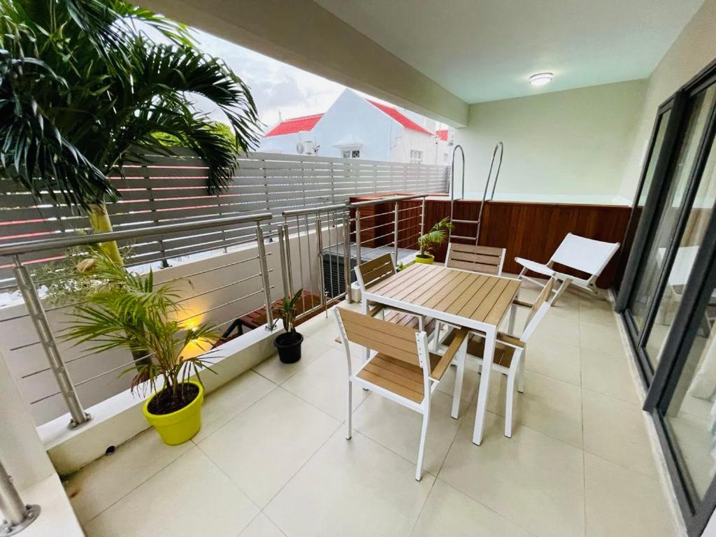 Beachcove Apartment 2 Pereybere Beach エクステリア 写真