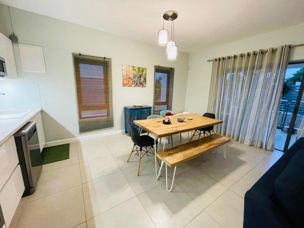 Beachcove Apartment 2 Pereybere Beach エクステリア 写真