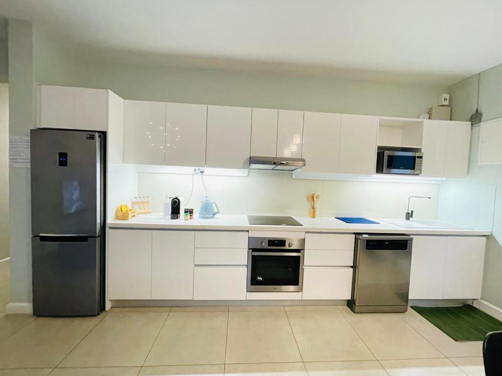 Beachcove Apartment 2 Pereybere Beach エクステリア 写真