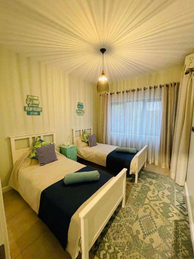 Beachcove Apartment 2 Pereybere Beach エクステリア 写真